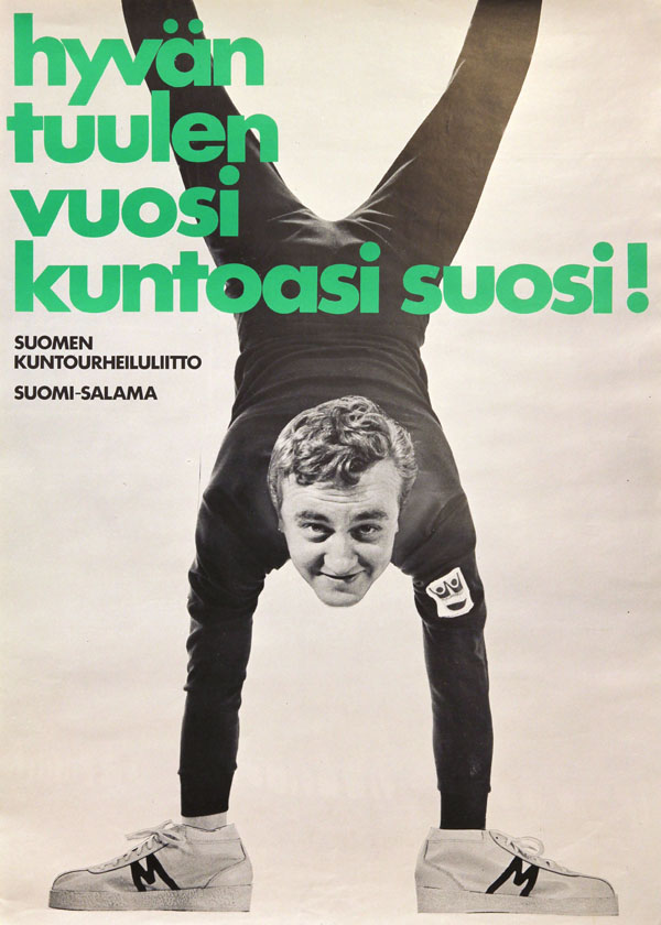 Suomen kuntourheiluliiton julistekuva, jossa mies seisoo käsillään ja on teksti "hyvän tuulen vuosi kuntoasi suosi!". Kuva: Urheilumuseo.