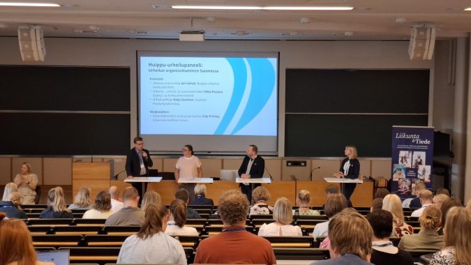 Ministeri Mika Poutala nosti avauspuheessaan esille tutkitun tiedon merkityksen päätöksenteossa