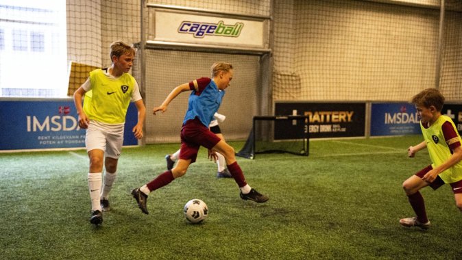 Yksityiset jalkapalloakatemiat herättävät keskustelua Norjassa
